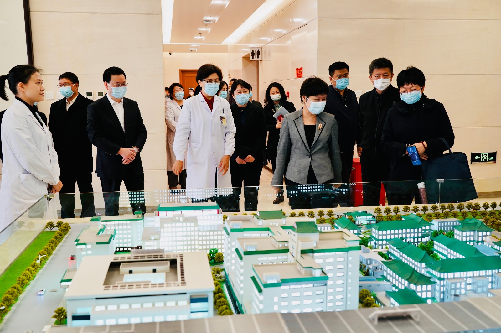 参观北京协和医院院史馆.jpg