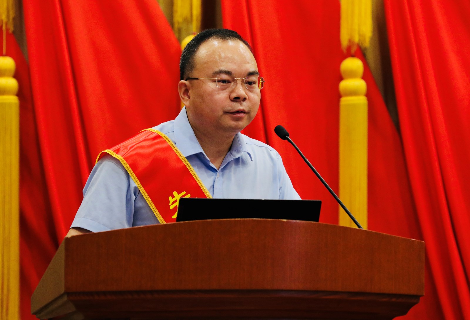 郑建华.jpg