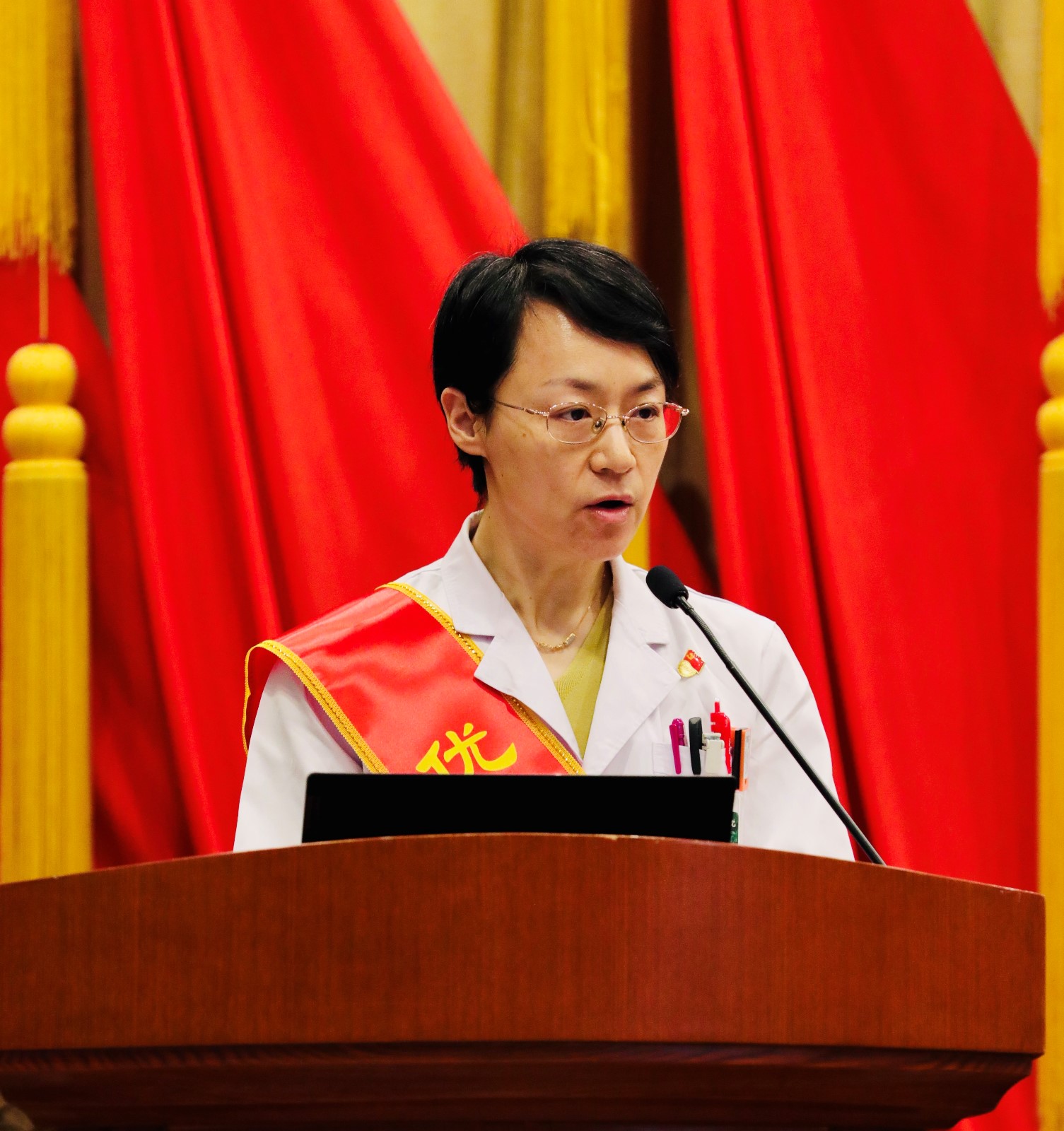 薛华丹.jpg